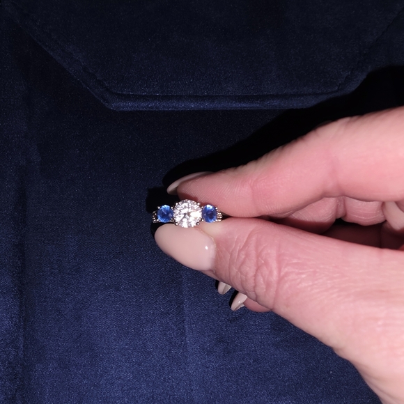 Like New Diamonelle And Diamonelle Sapphire Ring Sterling Silver Rhodium Plated - Picture 3 of 6